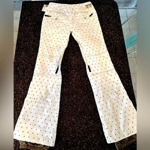 Burton Women’s Small (5) Flared Snowboarding Pants from the White Collection.